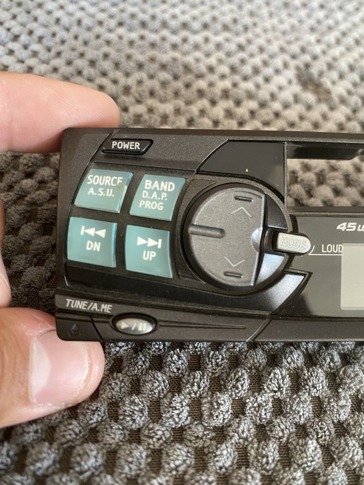 Alpine TDM-7582 Stereo Faceplate Face Only