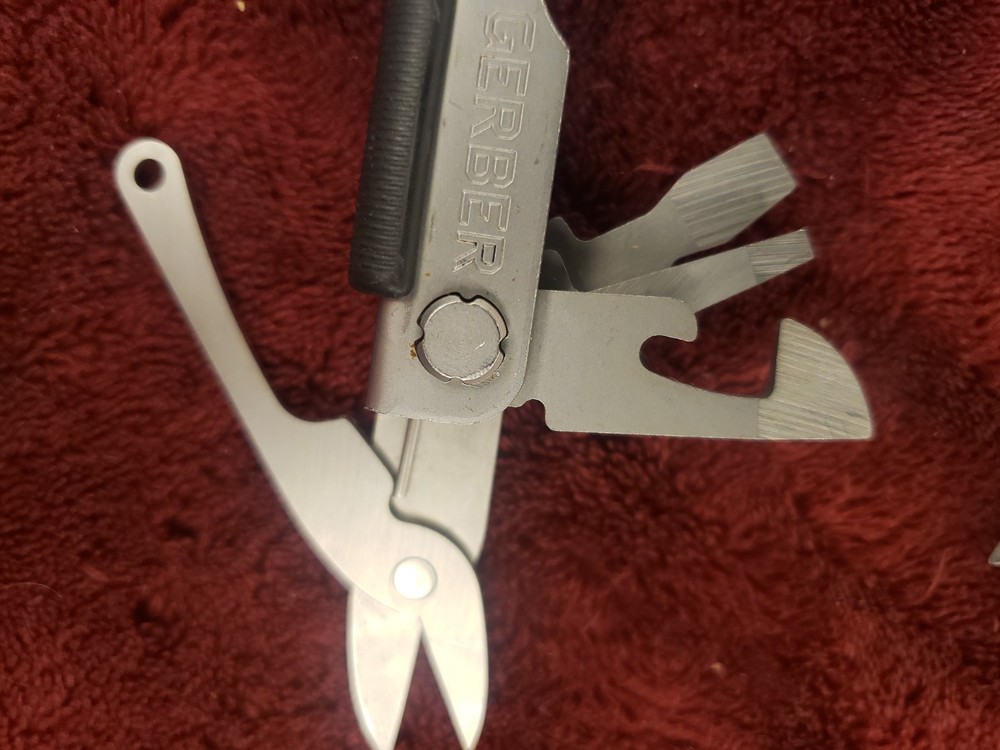 🔪🔪 Gerber Multi Tool Needlenose MP400 with scissors & Drop Point Blade 4scw