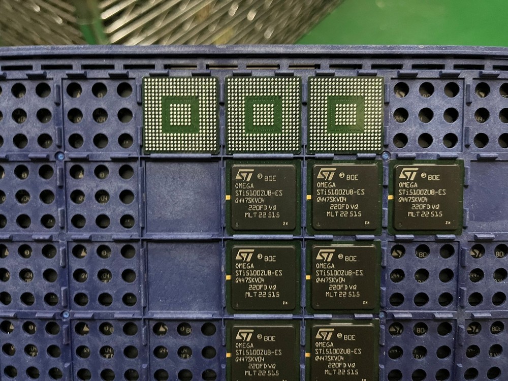 STI5100ZUB Low cost advanced HD decoding IC for STB