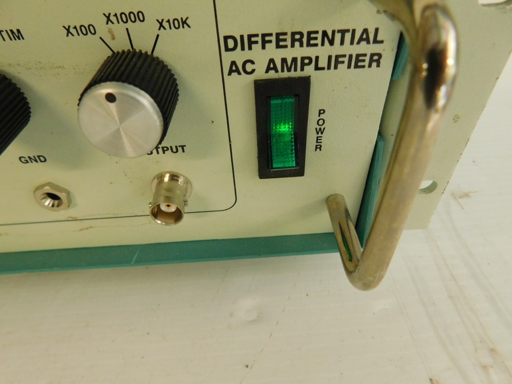 A-M SYSTEMS MICROELECTRODE AC AMPLIFIER MODEL 1800 (PQY67)