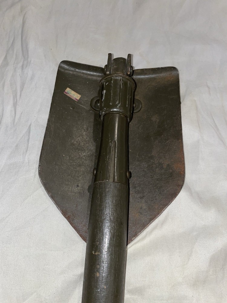 Vintage Original WWII US Army M1943 Combat Field Fox Hole Folding Shovel