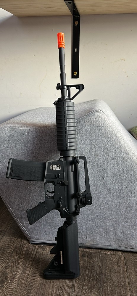airsoft gun