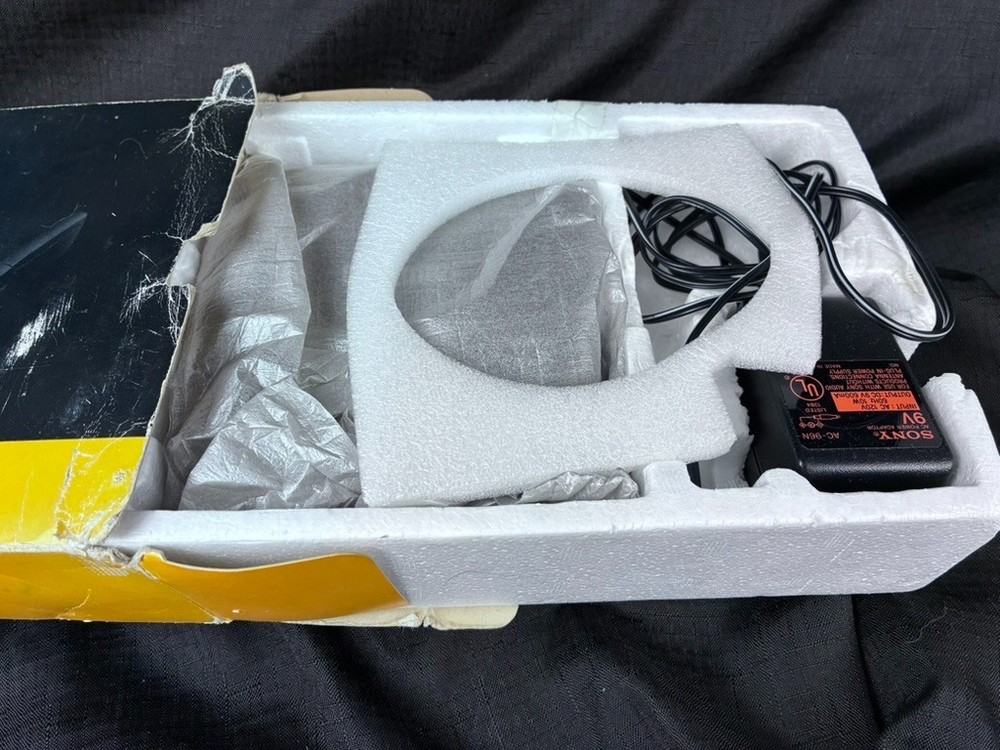 Sony Discman D-33 CD Compact Player