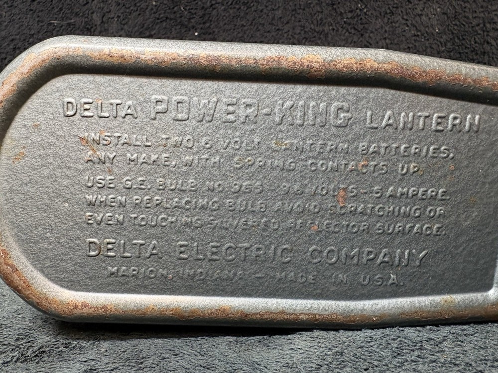 Vintage Delta Power King 12 Volt Lantern