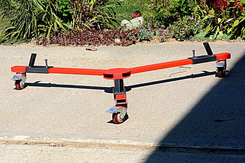 TRIPOD DOLLY WITH BALLBEARING LOCKDOWN CASTERS.