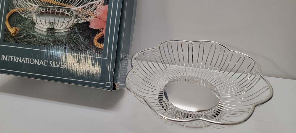 Vintage 1991 International Silver Company Silverplated Wire Basket 9.75" NIB