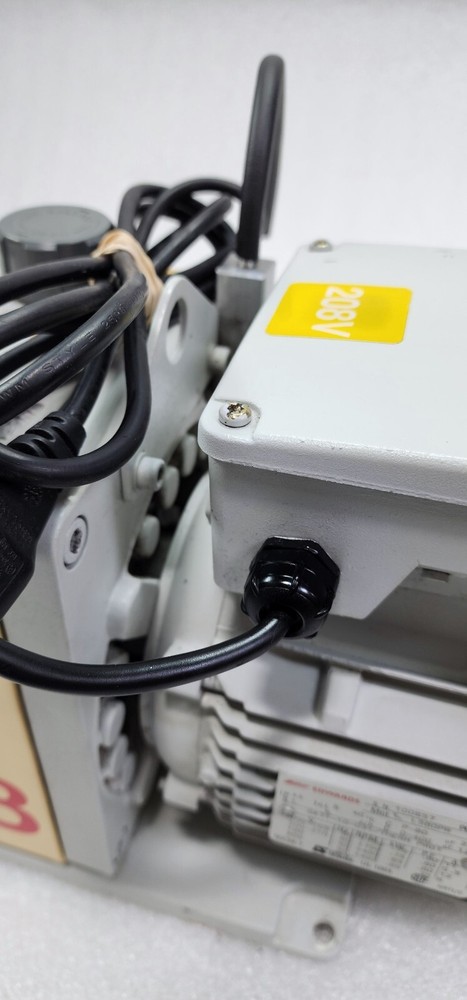 EDWARDS E1M18 VACUUM PUMP