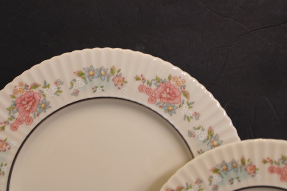 LENOX SACHET 6 BREAD PLATES 6 3/8"