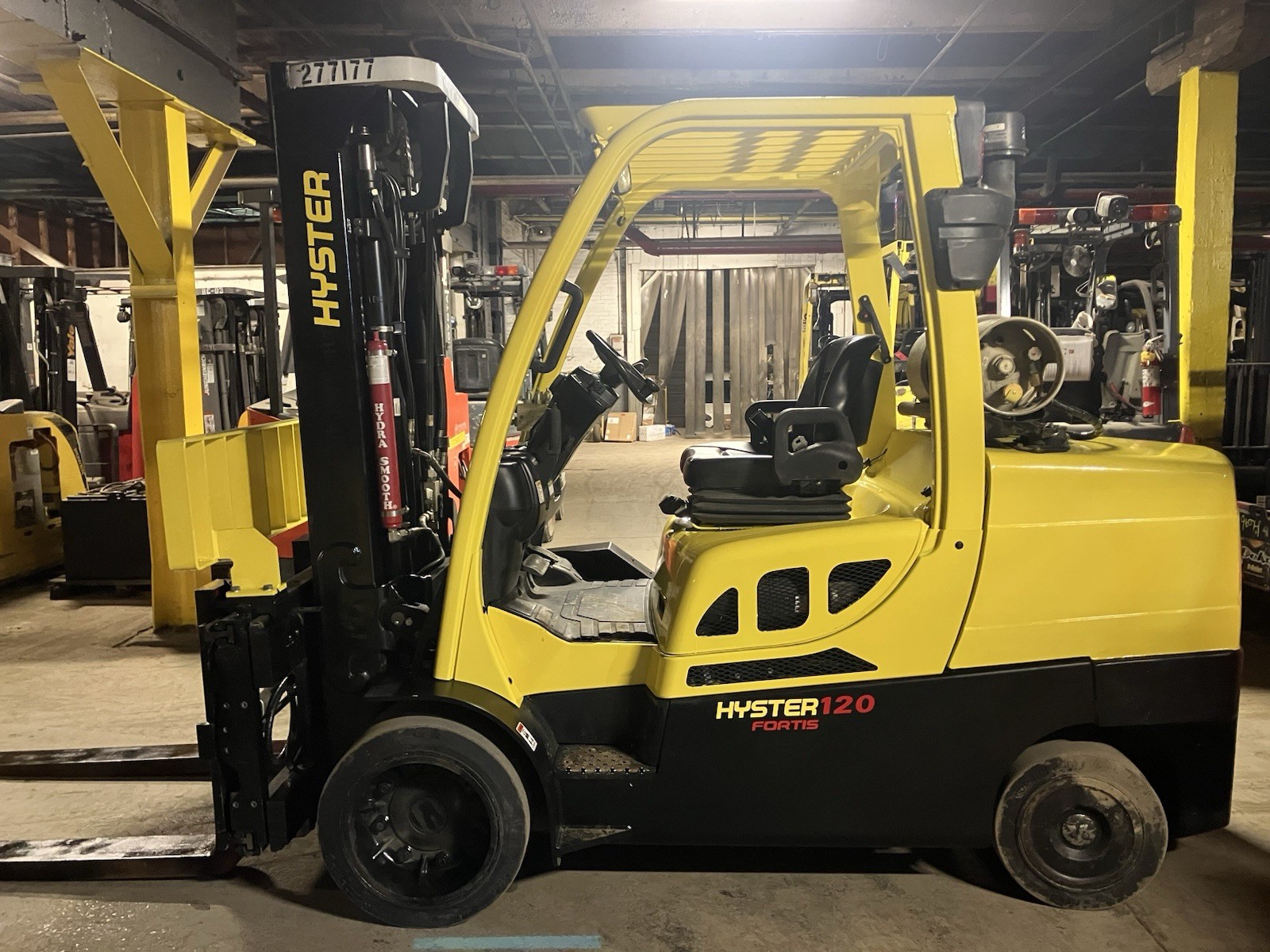 2017 Hyster 12000 LB Forklift with SS/FP and 3 Stage Mast only 6400 Hours