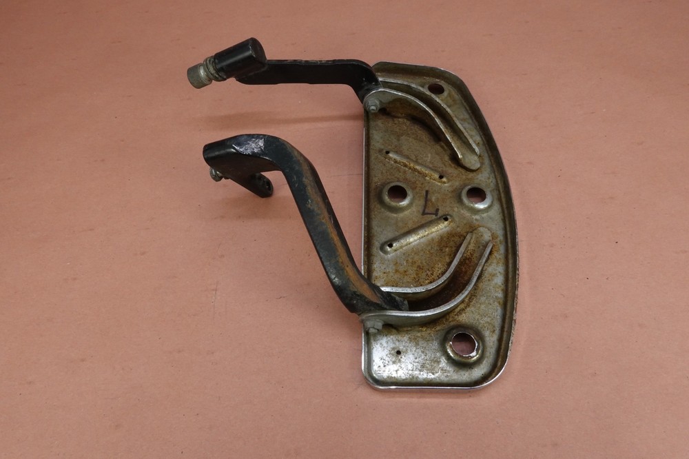 02-03 Harley Davidson FLHTC Electra Glide Classic LEFT FRONT FOOT REST PEG STEP