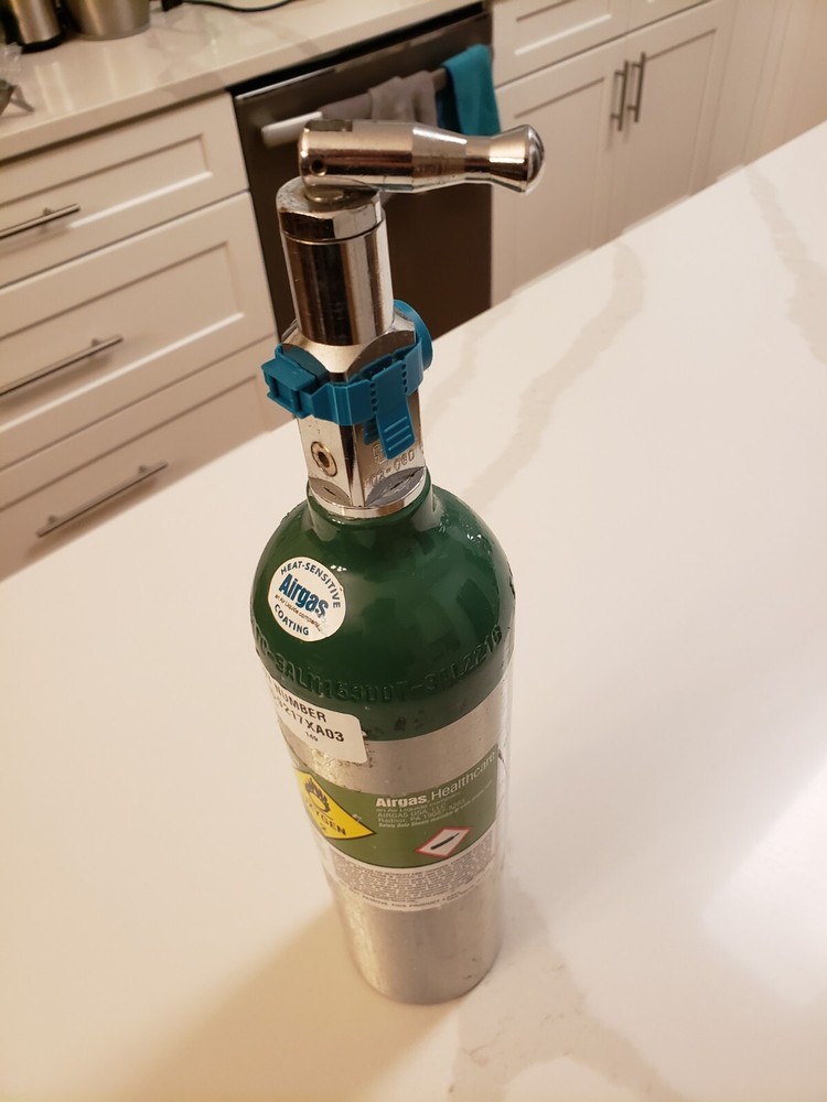 Oxygen compressed cylinder