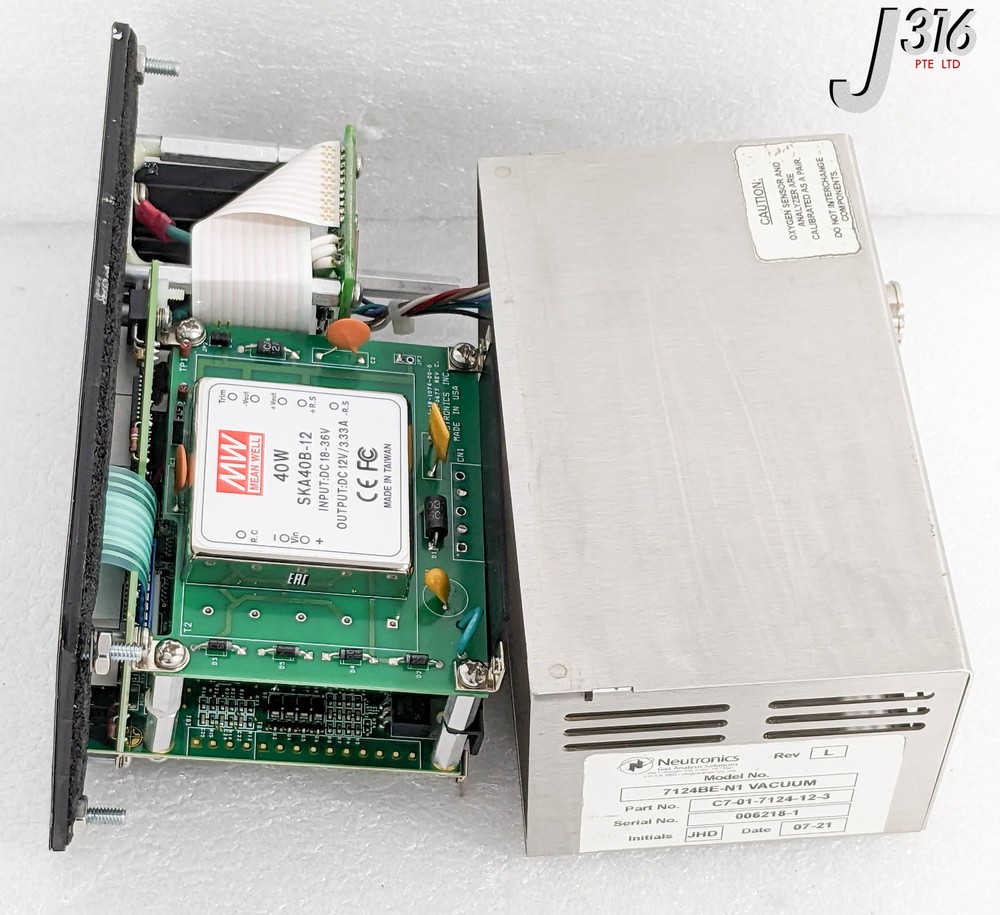 34133 NEUTRONICS OXYGEN ANALYZER, MODEL 7100 W/ SENSOR 7100E-02 7124BE-N1
