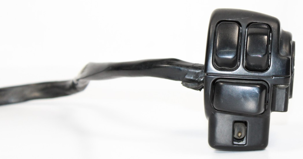 04 Harley Electra Glide Classic FLHTCI Right Control Switch