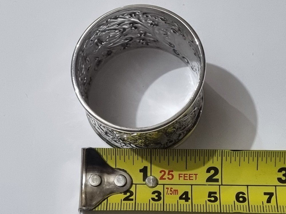 Edwardian Sheffield Solid Silver Repousse Floral & Birds Design Napkin Ring 1901