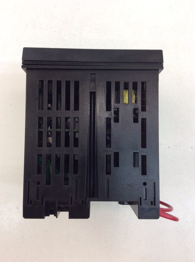 Omron E5AK-TAA2-500 Process, Temperature Digital Controller Relay LED 100~240VAC