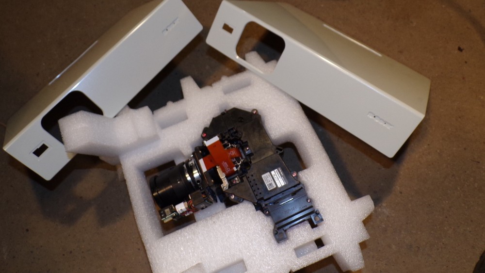 Sony CX70 Data Projector Serial 2000060 *FREE SHIPPING*