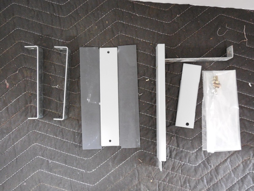 GE 1-Pole SCP Plus Panelboard Filler Plate with hardware
