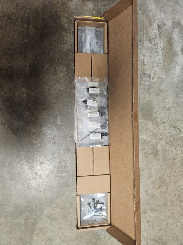 PEERLESS SUF660P Universal Ultra-Thin Flat Wall Mount