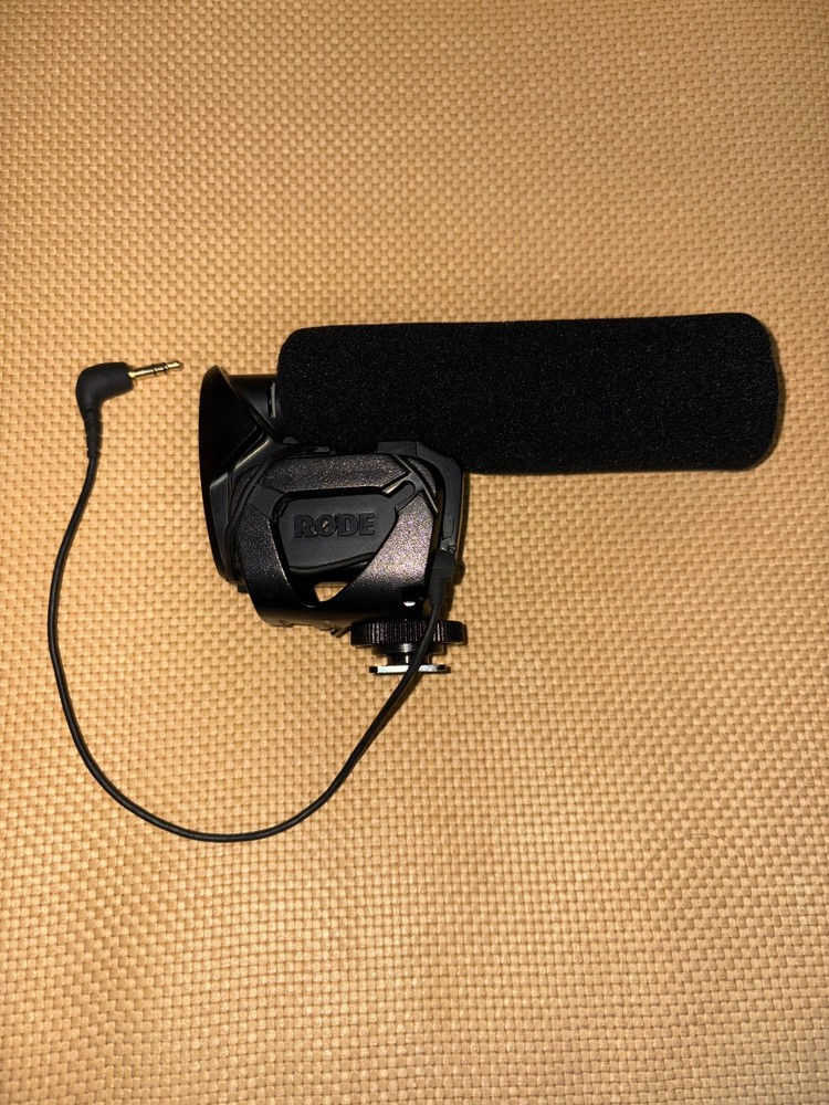 RØDE VideoMic Pro On-Camera Shotgun Microphone