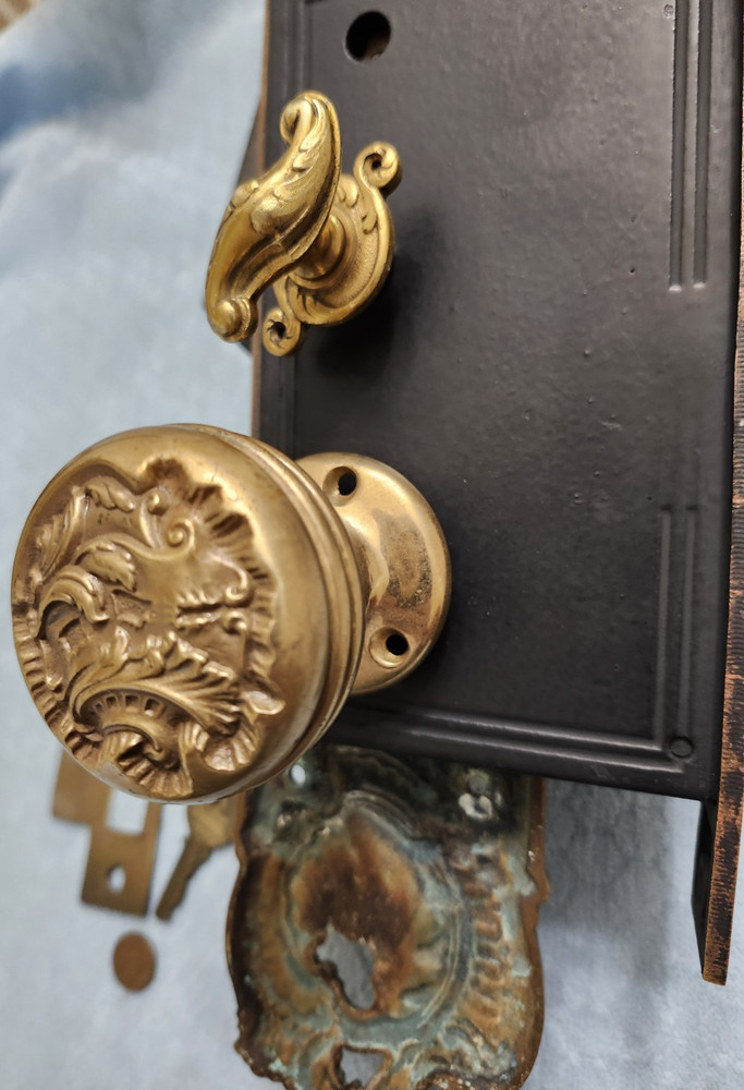 Reading "Belfort" Entry Lockset RH Only Complete