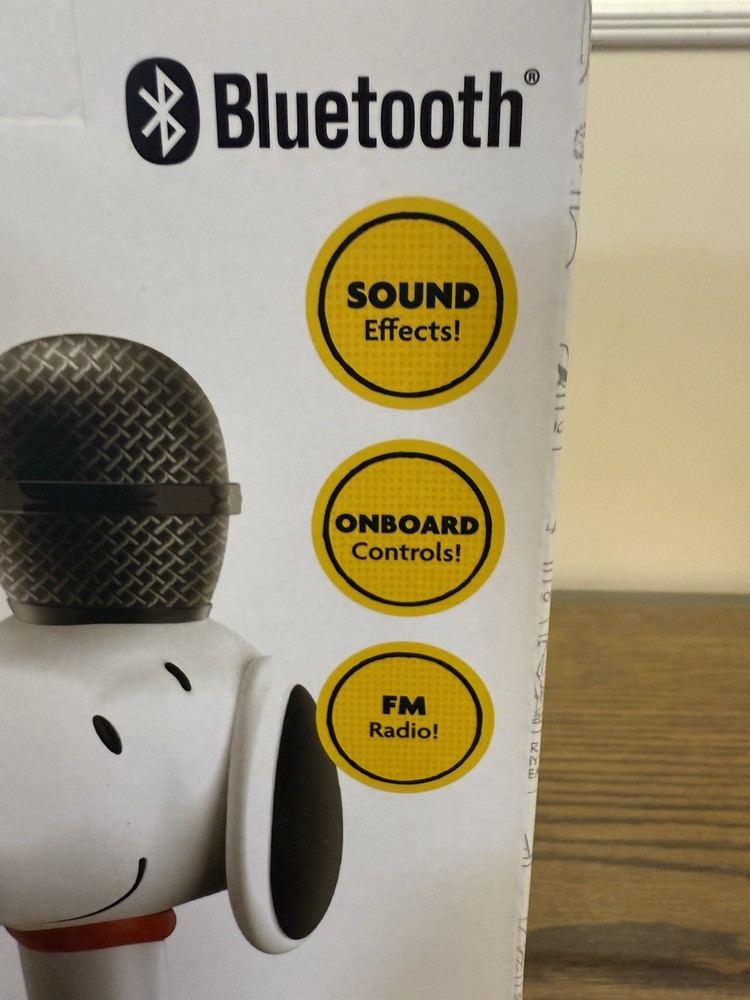 Peanuts Snoopy Bluetooth Karaoke Microphone Wireless Speaker NEW