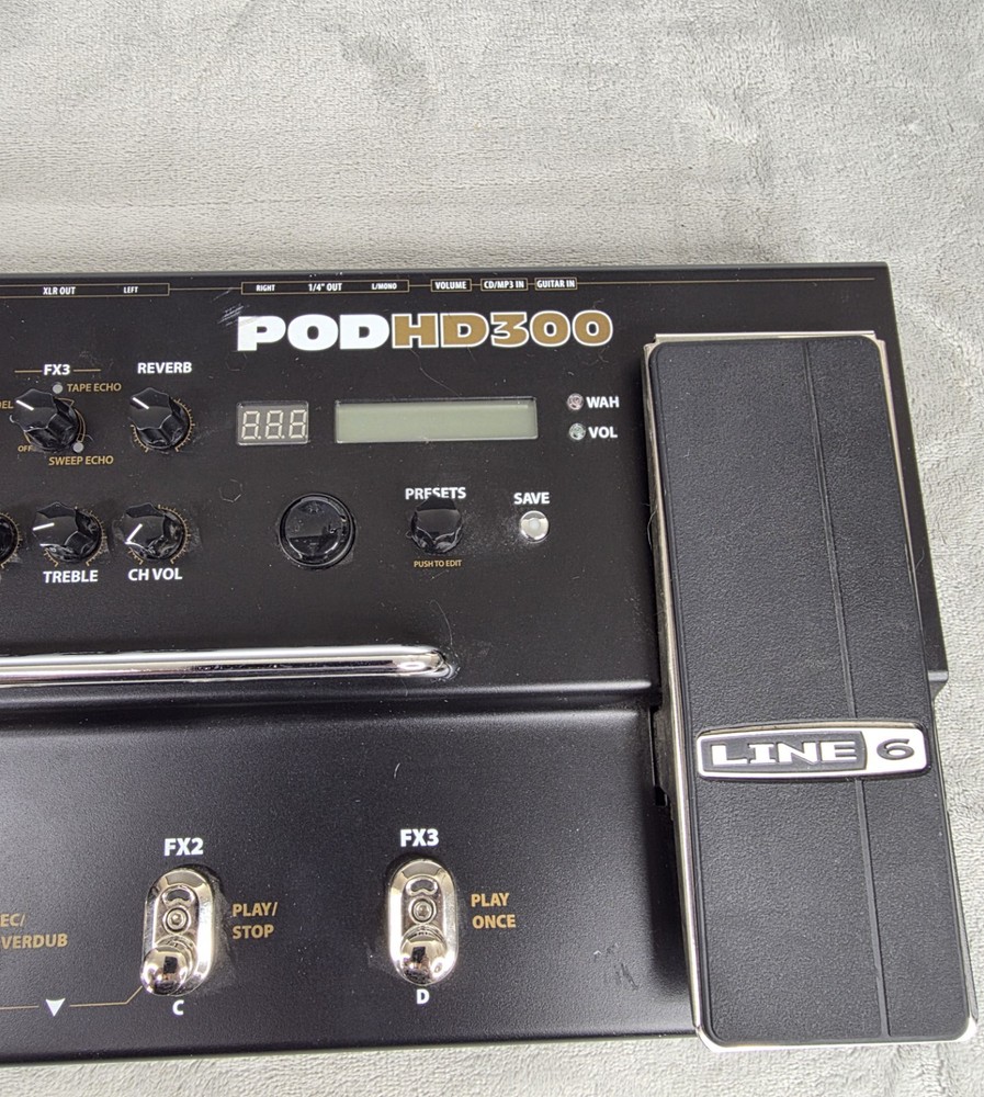 Line 6 POD HD300 Guitar Multi-Effects Processor w/ Expression Pedal Tested