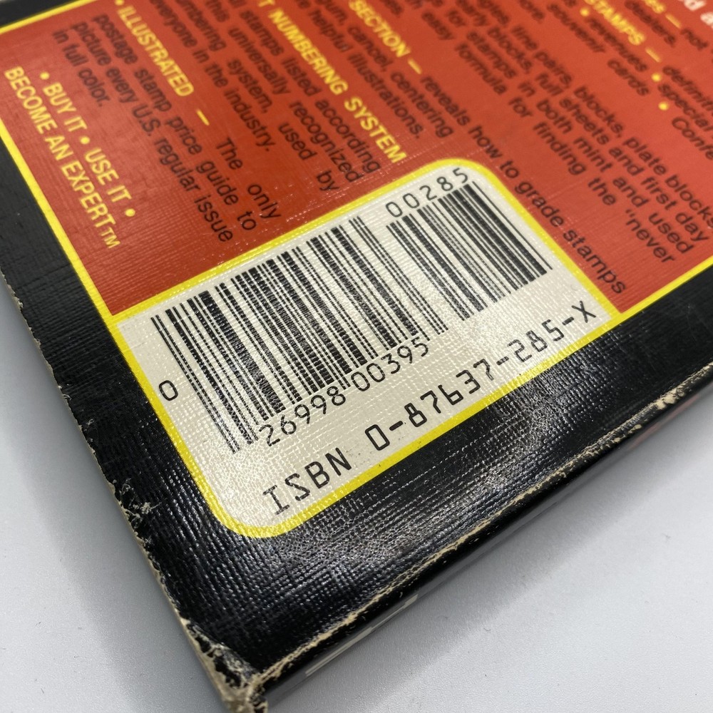Vintage 1986 Official Blackbook Price Guide US Postage Stamps Book Reference