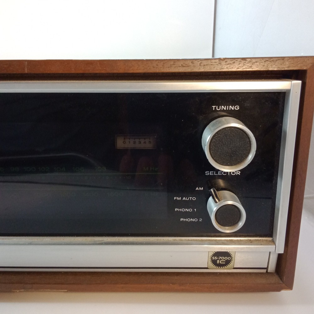 Panasonic FM/AM Solid State Stereo Receiver SA-700-READ
