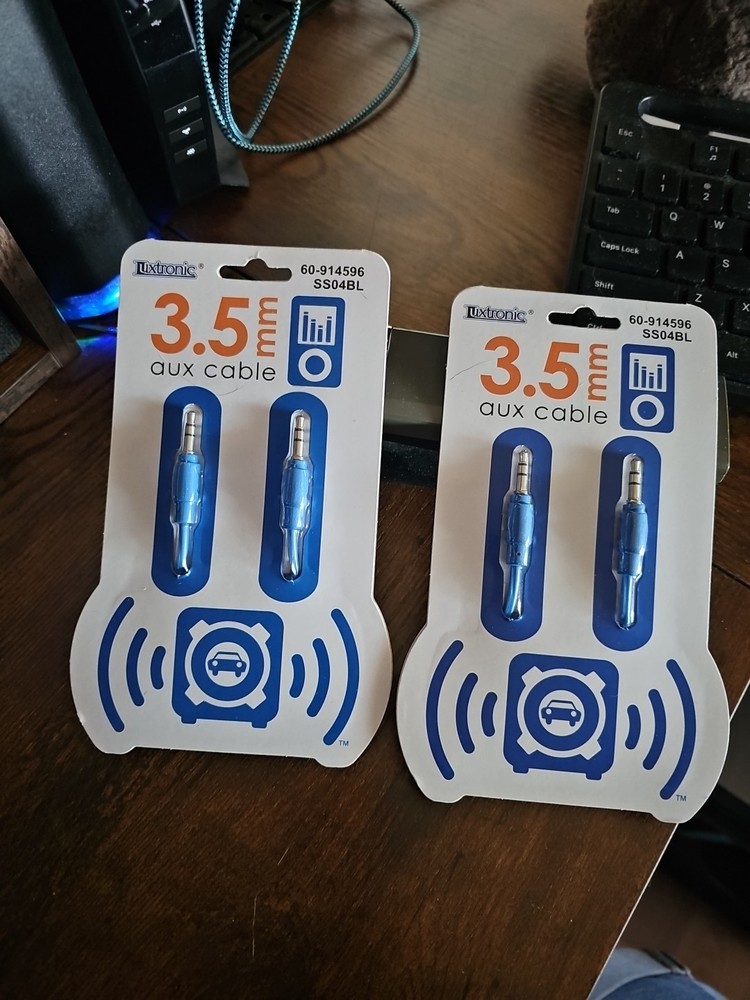 NEW - Luxtronic 3.5mm Aux Cable - SS04BL - Blue