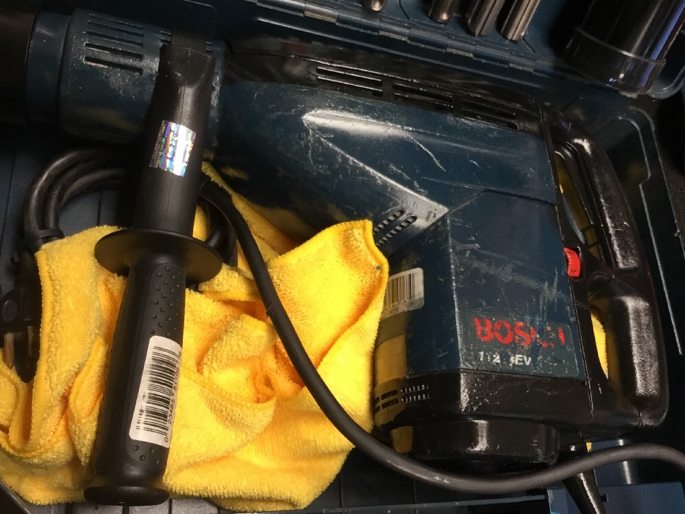 BOSCH 11263 EVS DRILL PREOWNED, FREE THERMO, BITS AND CHISELS, FAST SHIP