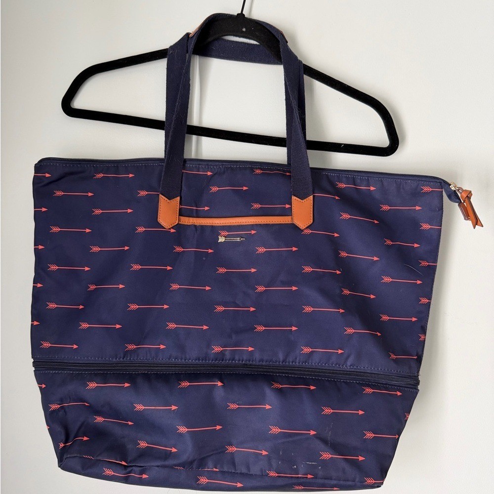 Stella & Dot Expandable Daytripper Bag, Navy with Red Arrows