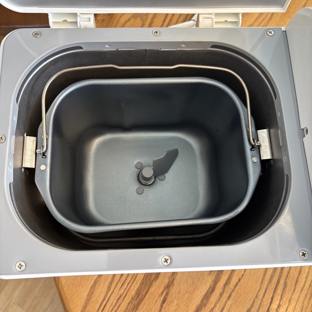 Mint! Gently Used Oster ExpressBake Bread Machine Model 5834 Tested!!