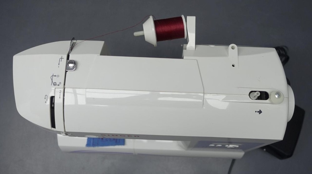 Singer 6160 Computerized 60 Stitch Sewing Machine+Manual/Accessories Test/Works