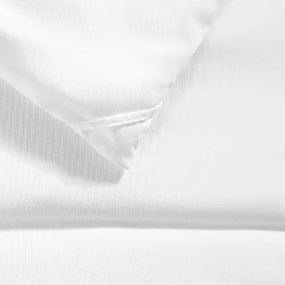 Full/Queen Bed Basics Kids' Duvet Insert White - Pillowfort