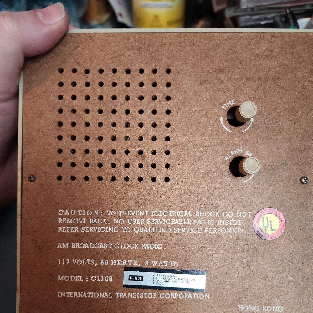 Vintage Solid State ITC 10 clock Radio AM not fully functioning