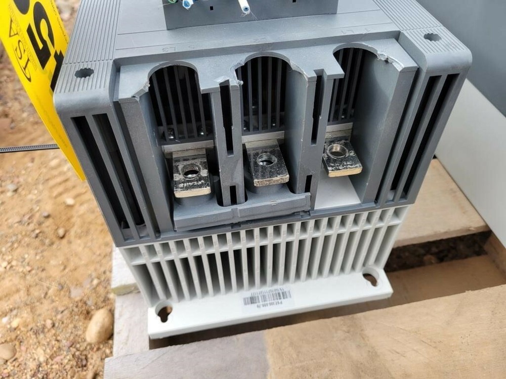 ABB PSE300-600-70-480V - ABB PSE Series Solid-State Reduced Voltage Softstarter