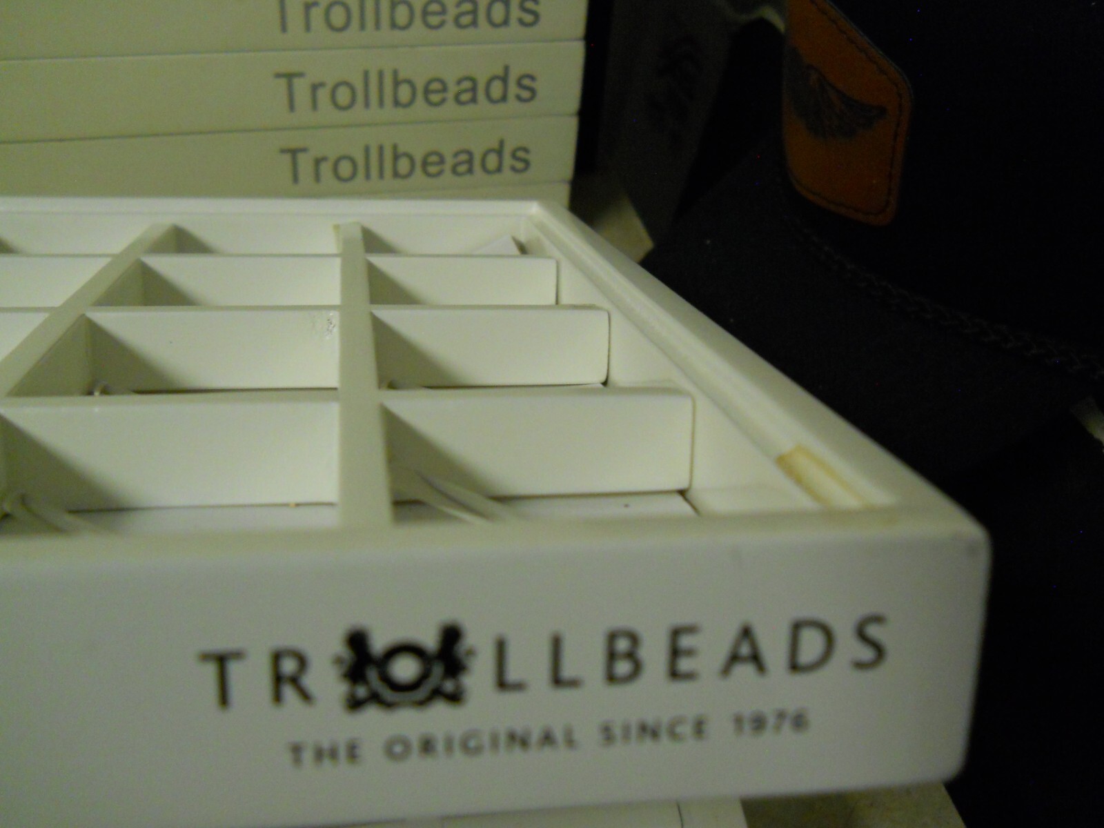 Trollbeads 24 Compartment Bead Display Tray Divided Stackable w/ Sticks Lot B