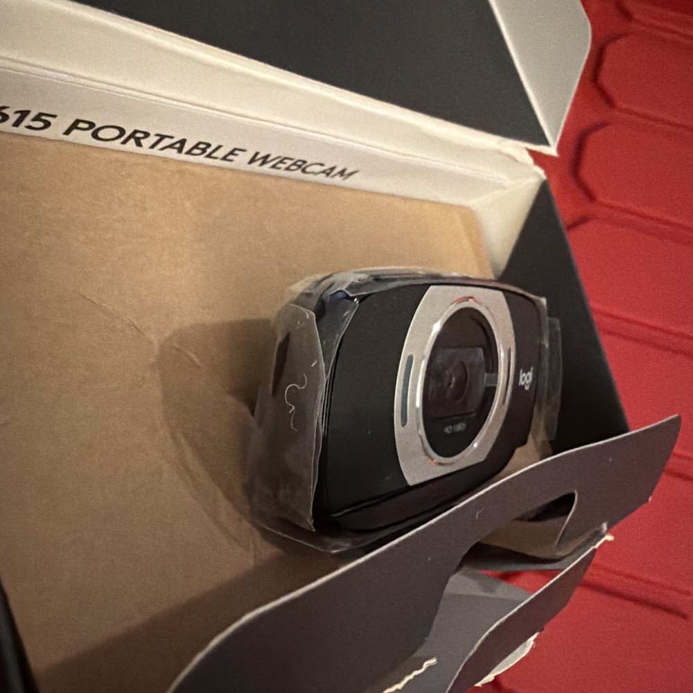 LOGITECH C615 PORTABLE HD WEBCAM NEW OPEN BOX