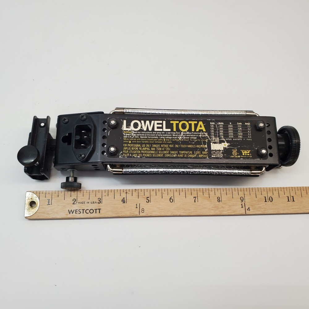Lowel TOTA Light Professional Studio Lighting Light Kit & Power Supply - TESTED