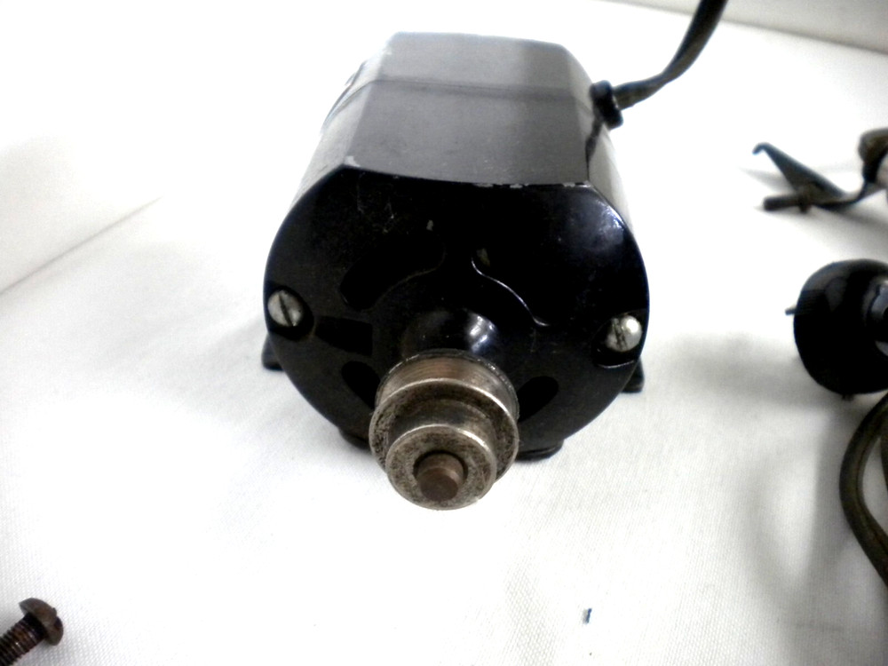 White FR Sew Machine Motor, Light, Foot Control w/Wall Plug & Motor Light/Socket