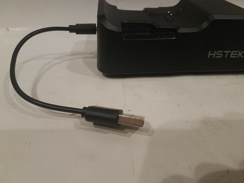 DUAL CHANNEL WIRELESS CONTROLLERS CHARGER SC-XS2