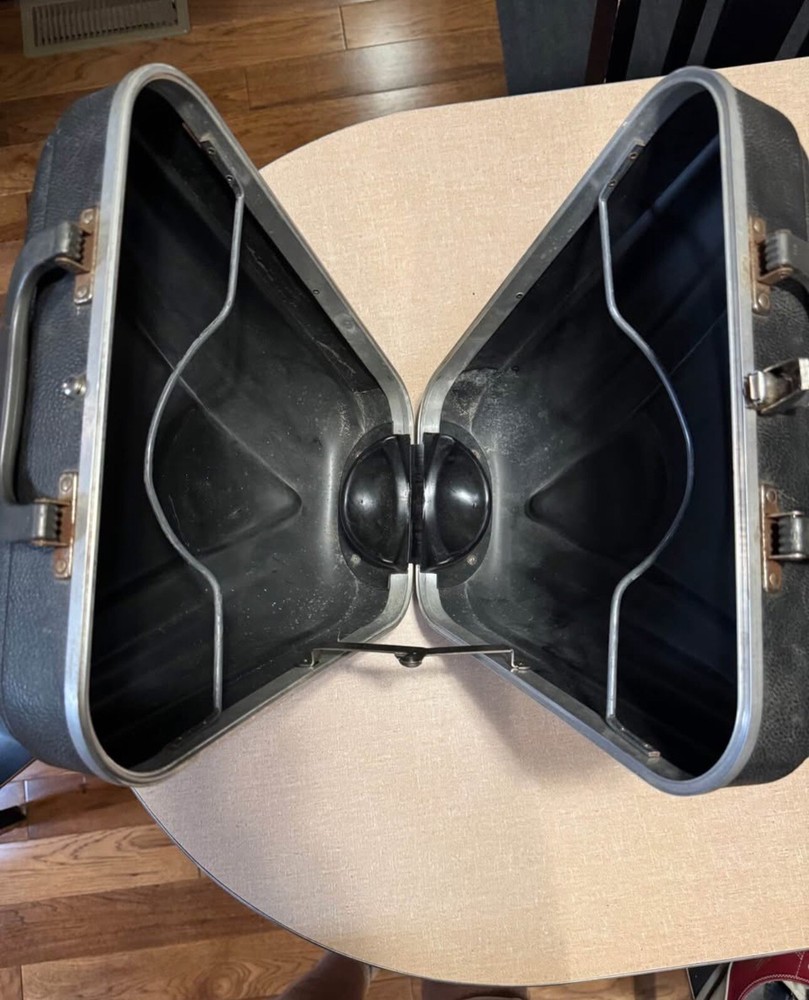 Million Miler Bowling Ball Carrier Clam Shell