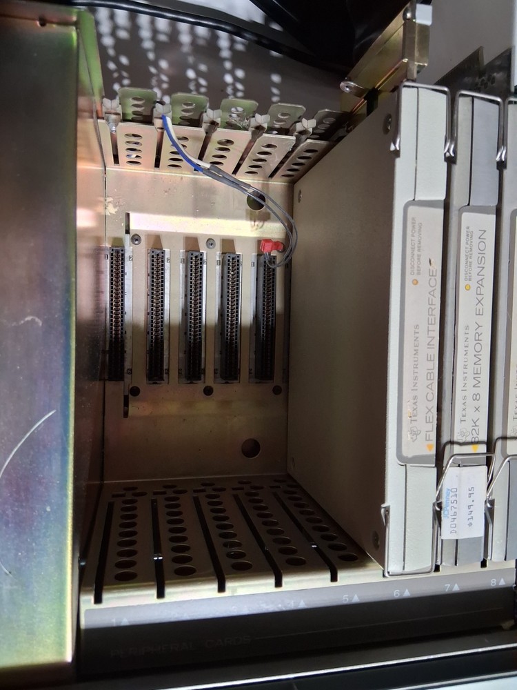 Texas Instruments PHP1200 Peripheral Expansion System Box 4 TI-99 4A - Powers On