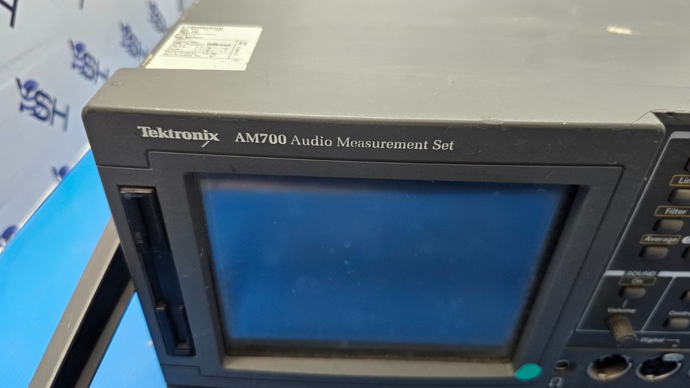 Tektronix AM700 Audio Measurement Set