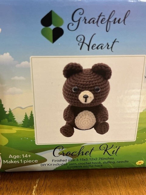 GRATEFUL HEART BEAR BEGINNER CROCHET KIT NEW C9