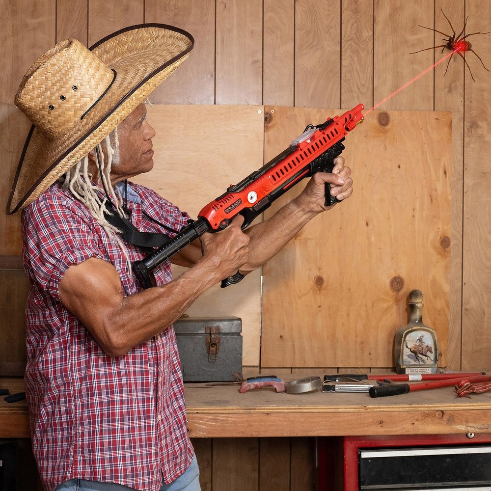 BUG-A-SALT Widow Maker 3.5 Fully Loaded with Bug-Beam Laser Sight Front Grip