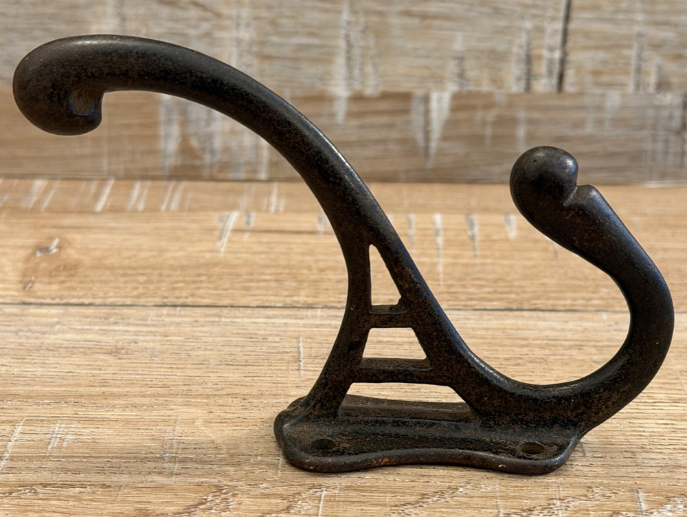 ANTIQUE IRON HAT COAT HOOK