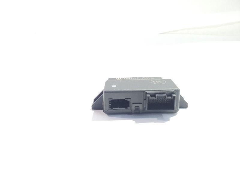 2012 Audi S4 OEM 8t0907468AD Gateway Control Module