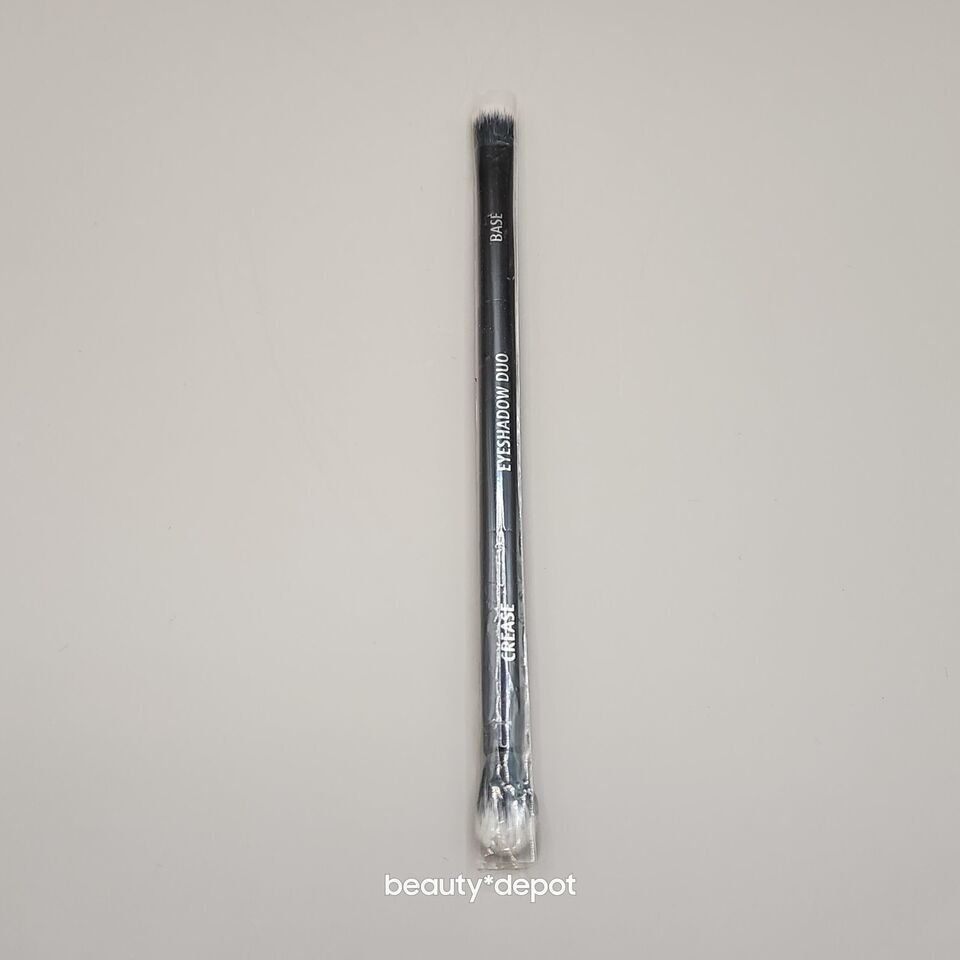 Lune + Aster Eyeshadow Duo Brush