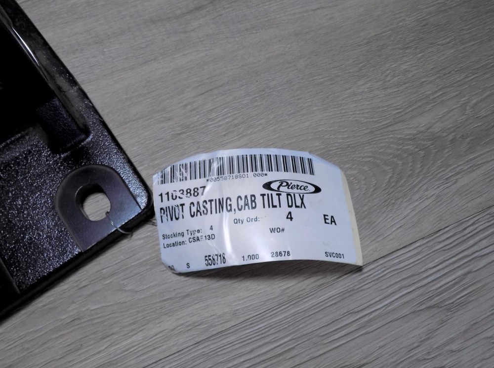 Pierce 1103887 Cab Tilt DLX Pivot Casting